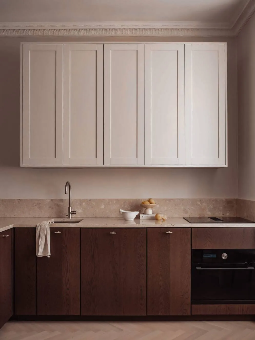 Apartamento pequeño pero elegante y lujoso en tonos lecheros en Estocolmo (47 m²) - Gallery image 9