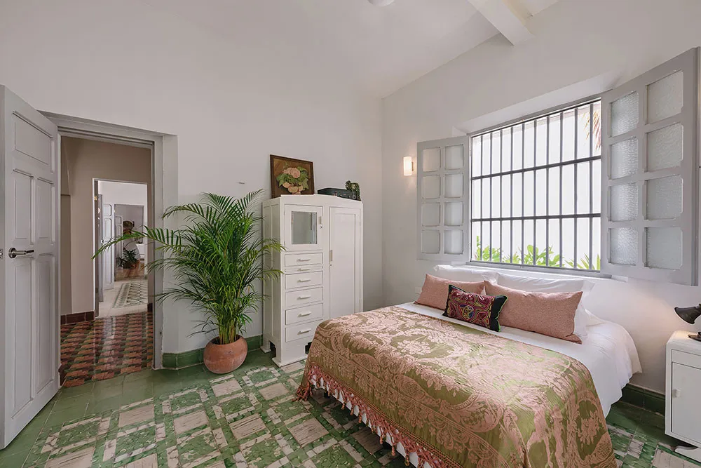 Яркий мексиканский домик с арками и оригинальной плиткой - Gallery image 13