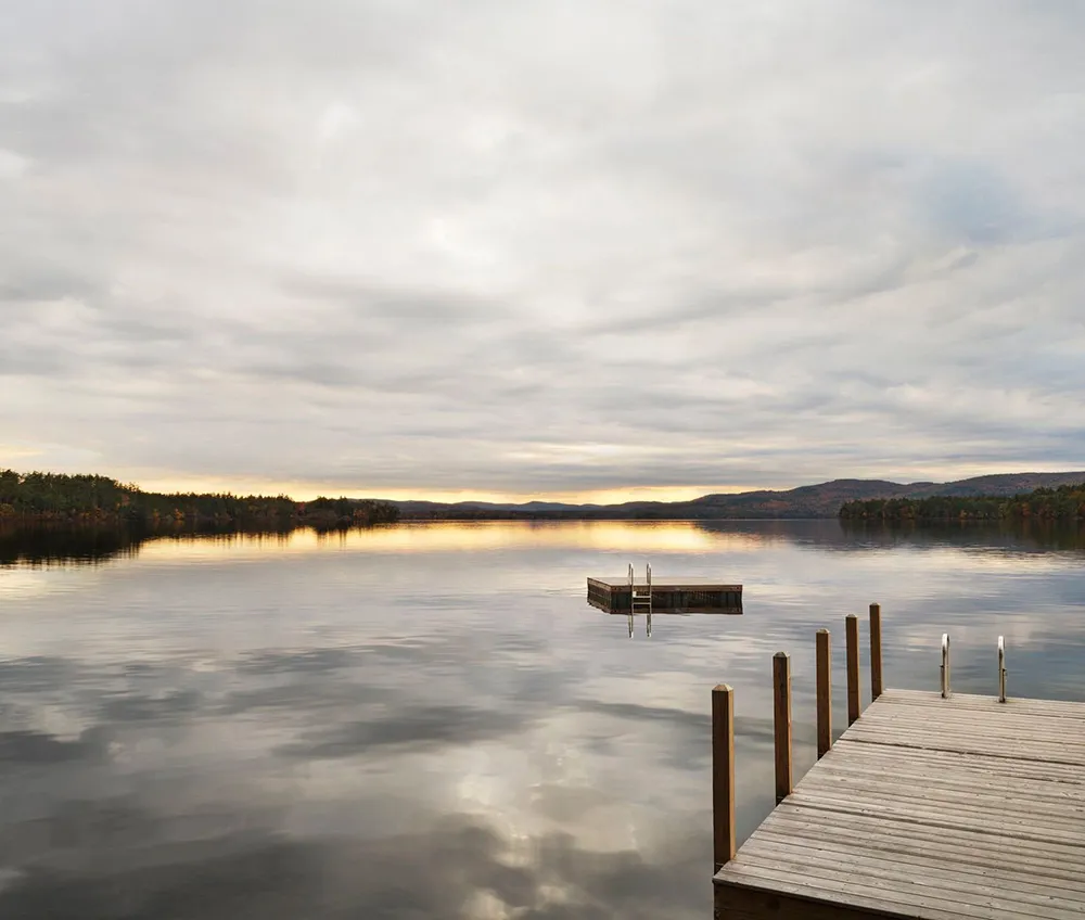 アメリカにある湖畔の温かく快適なコテージ - Gallery image 17