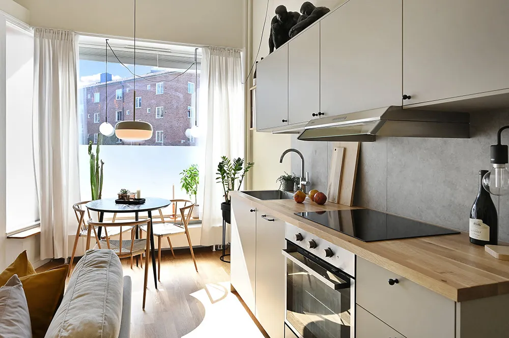 Яркий и тёплый интерьер небольшой квартиры на первом этаже в Стокгольме (34 кв. м) - Gallery image 9