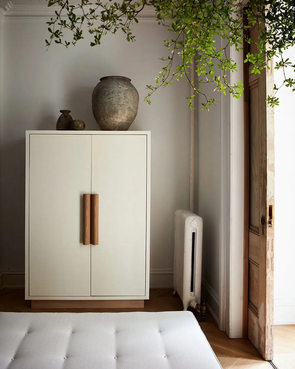 Elegante e inspirador diseño moderno de interiores en Nueva York de Beni Rugs - Gallery image 4