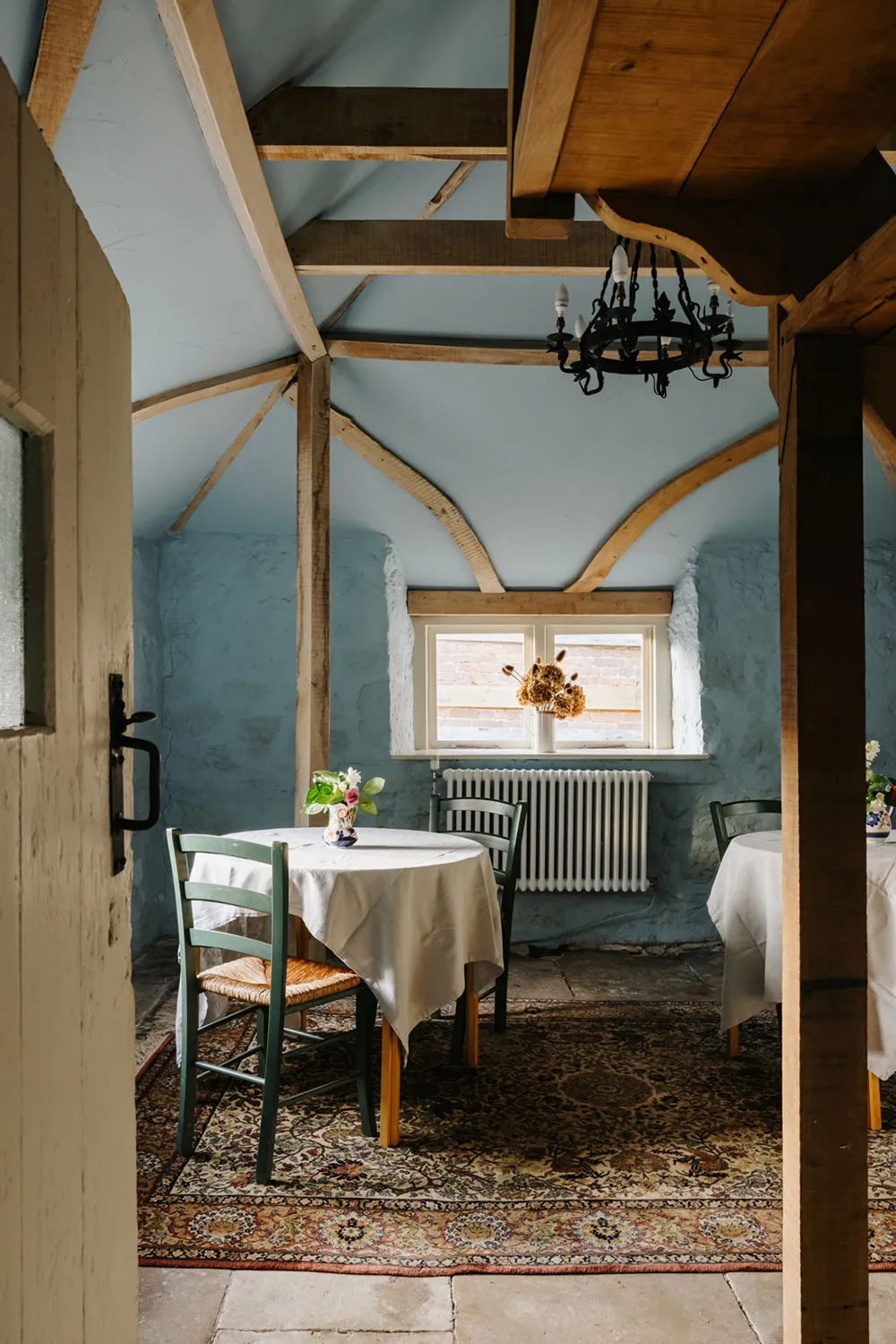 Gotten Manor: przytulny dworek w Anglii z średniowiecznym dziedzictwem - Gallery image 12