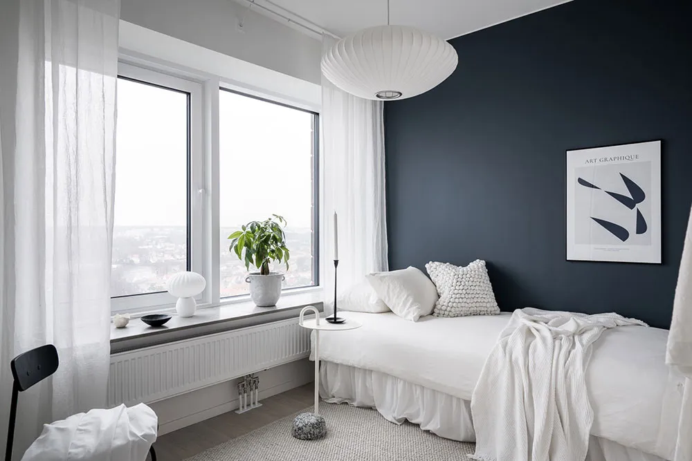 Nowoczesny skandynawski interior w odcieniach szarości w wysokim budynku w Gotenburze - Gallery image 24