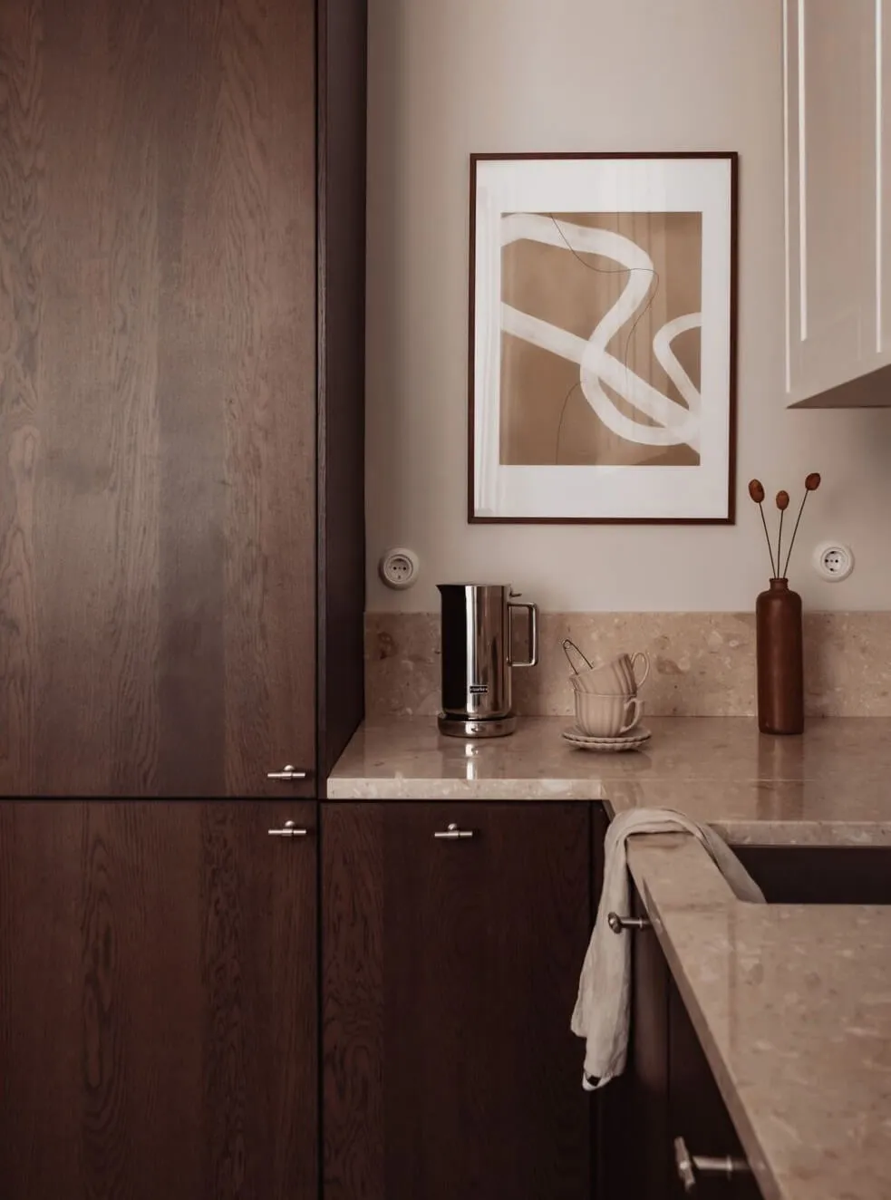 Apartamento pequeño pero elegante y lujoso en tonos lecheros en Estocolmo (47 m²) - Gallery image 10