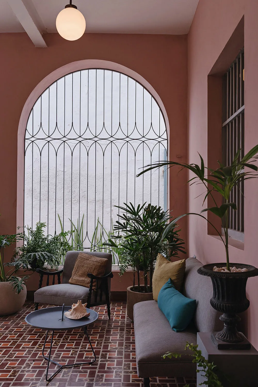 Яркий мексиканский домик с арками и оригинальной плиткой - Gallery image 11