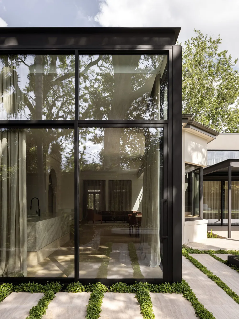 Diseño moderno y agradable en armonía con el jardín en Australia - Gallery image 2