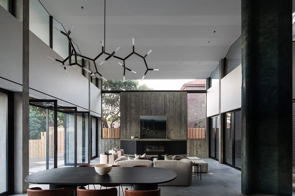 Дом с необычной крышей и эффектной черной кухней в Сиднее - Gallery image 8