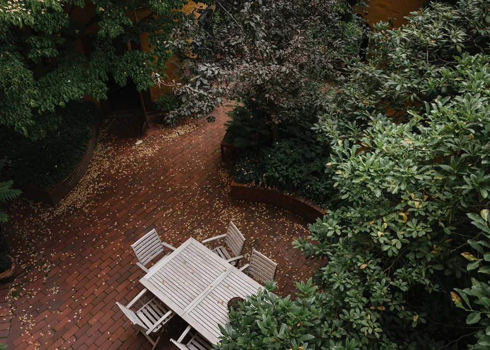 温かみのある砂色の調子と興味深いディテール:ストックホルムにあるアパートメント - Gallery image 40