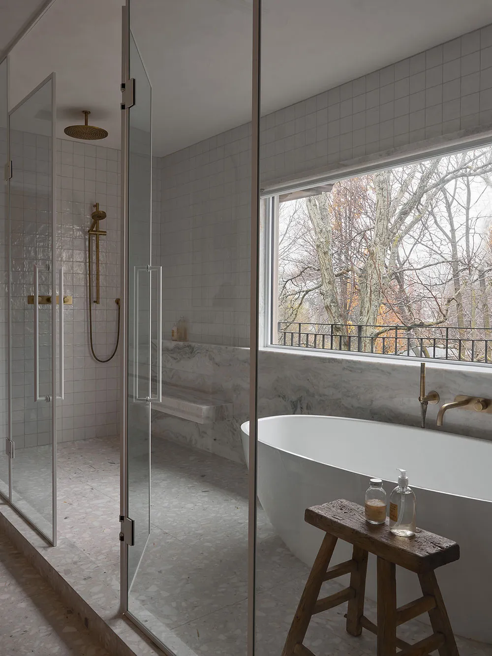 Спокойный и элегантный интерьер в землистых тонах в Канаде - Gallery image 13