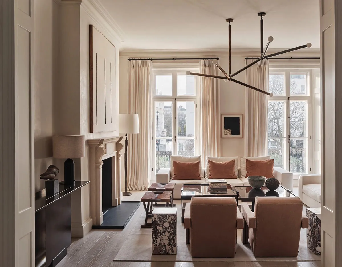 Intérieur élégant et chaleureux à Londres avec de la stuc sur les murs - Gallery image 0