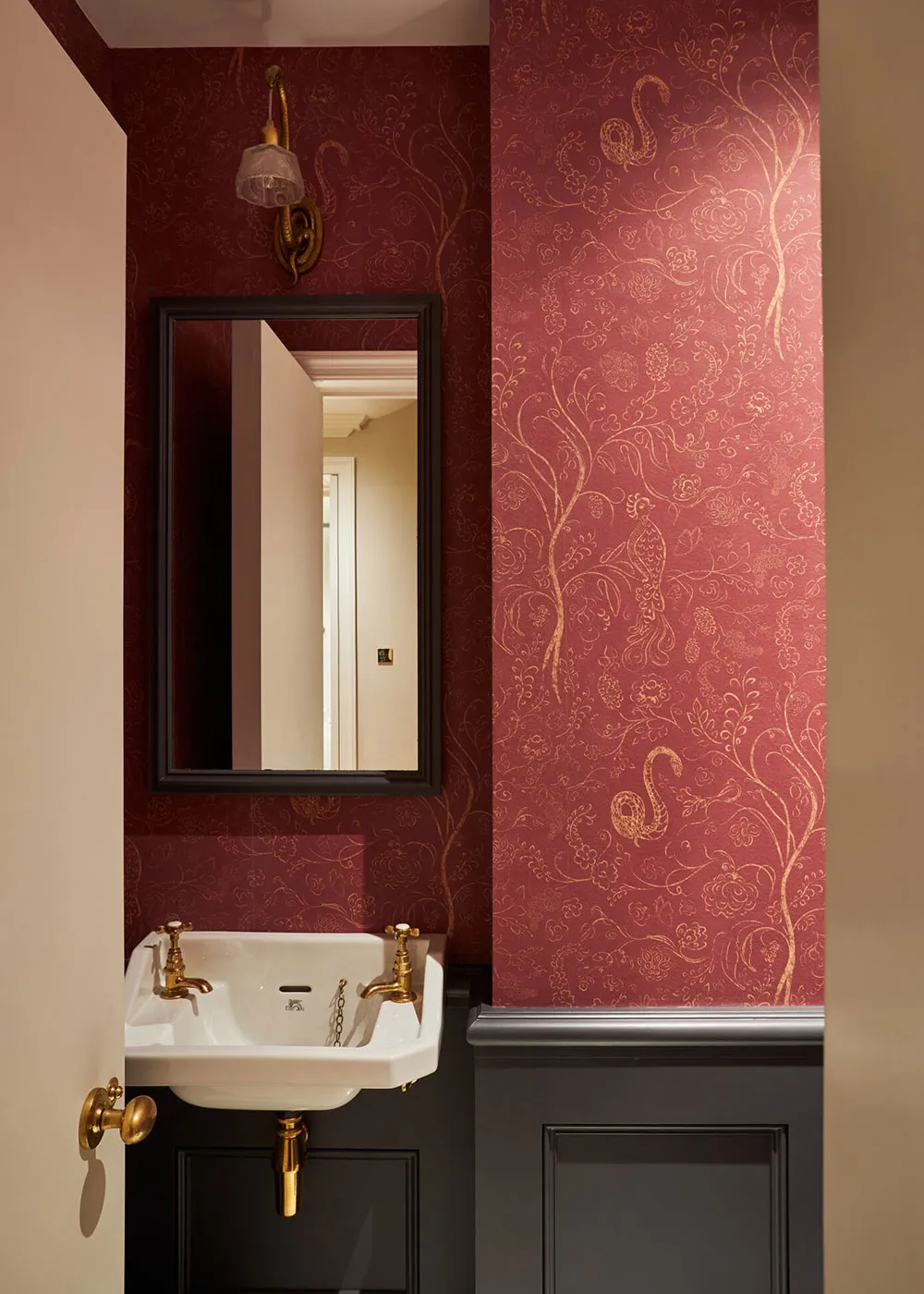 Beautiful Details of Updated Georgian Townhouse Interiors in London - Gallery image 22