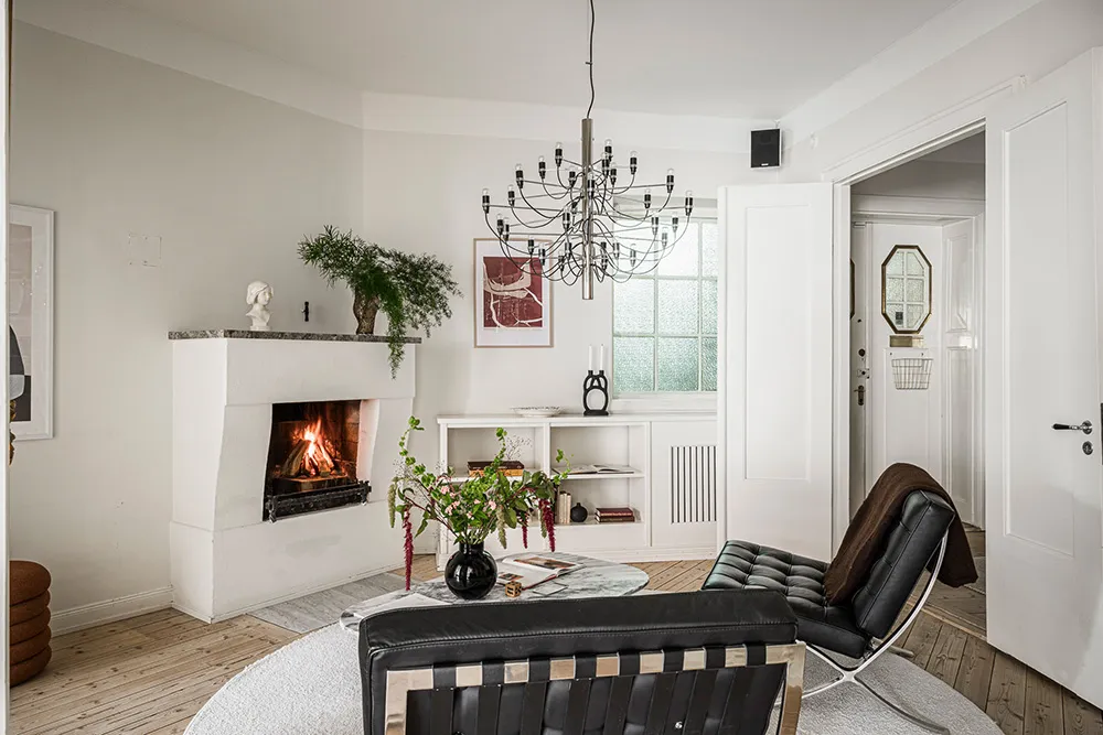 Teintes douces du blanc dans le design d'un appartement suédois spacieux - Gallery image 28