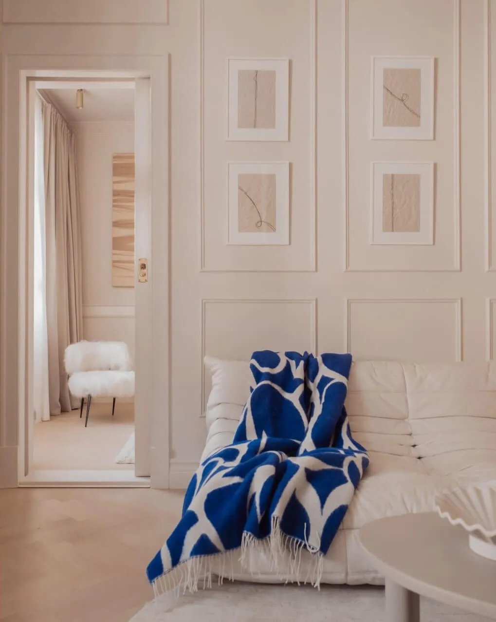 Apartamento pequeño pero elegante y lujoso en tonos lecheros en Estocolmo (47 m²) - Gallery image 4