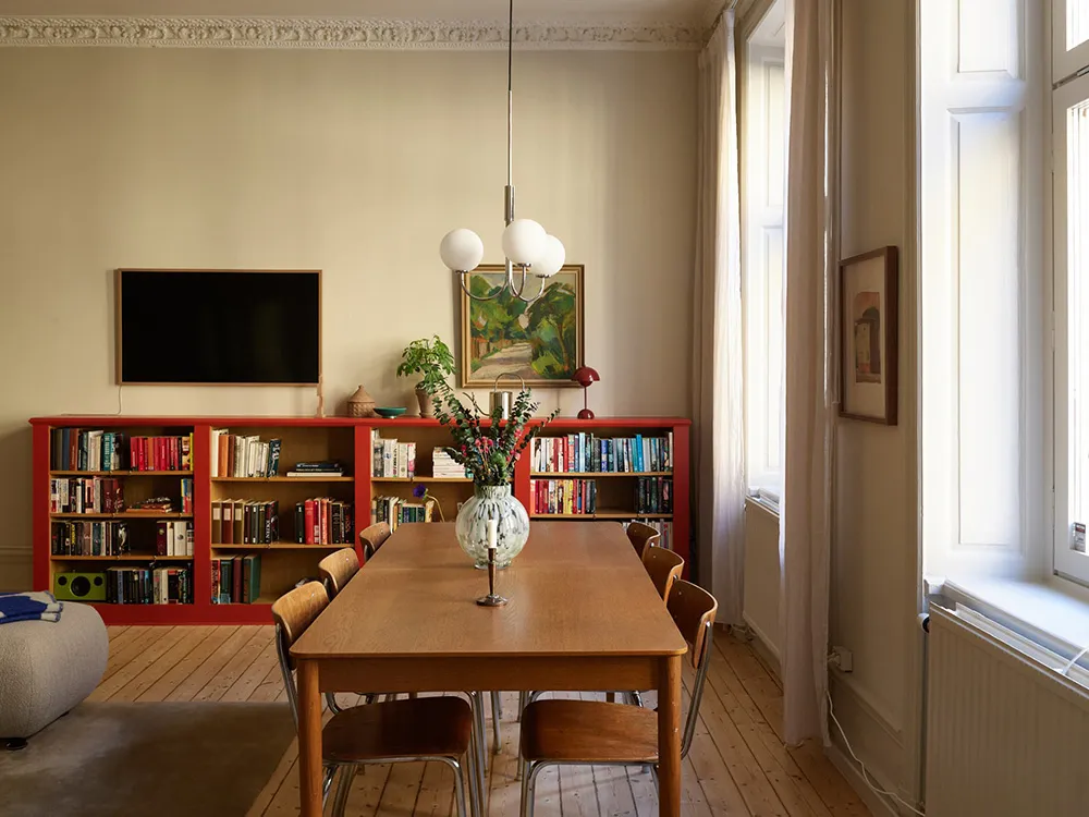 温かみのある砂色の調子と興味深いディテール:ストックホルムにあるアパートメント - Gallery image 5