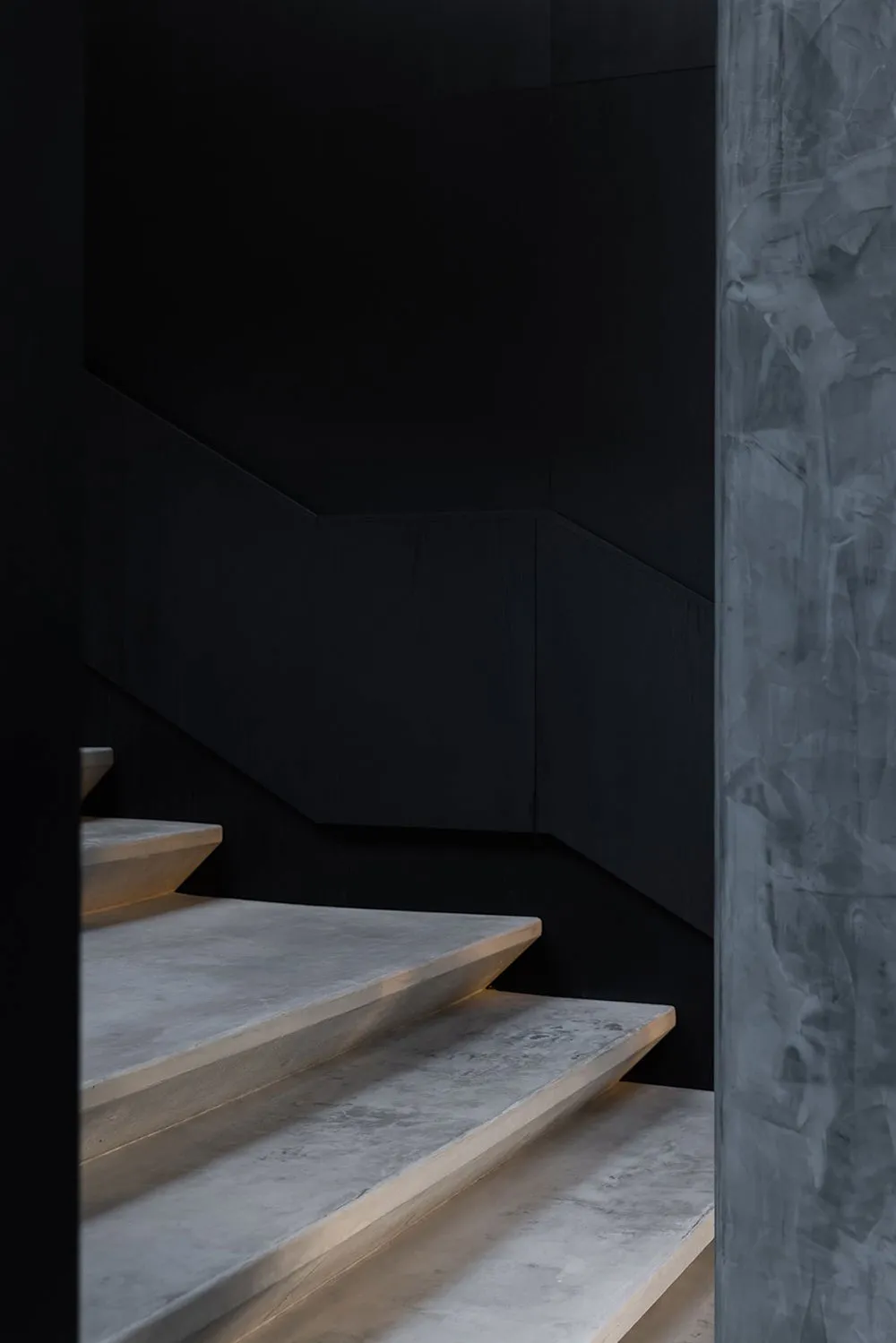 Дом с необычной крышей и эффектной черной кухней в Сиднее - Gallery image 11