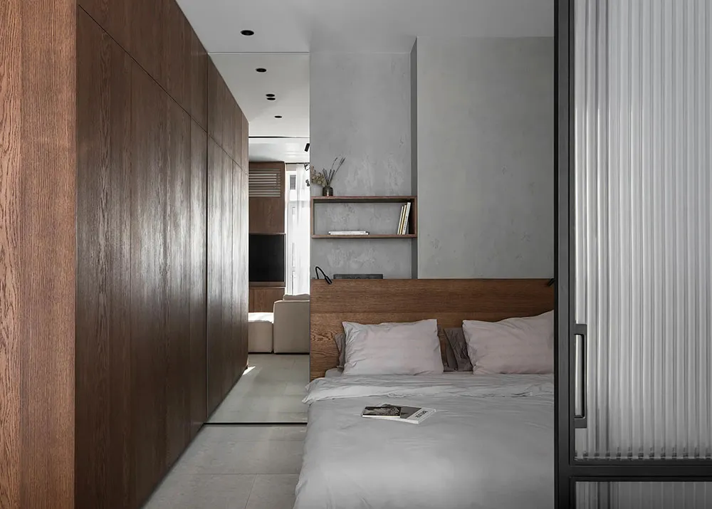 Minimalistische Wohnung in Kiew mit Schlafzimmer hinter Glas (46 qm) - Gallery image 5