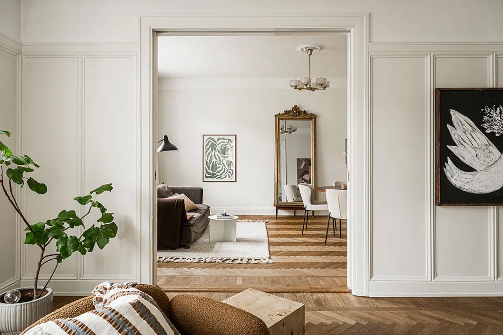 Teintes douces du blanc dans le design d'un appartement suédois spacieux - Gallery image 13