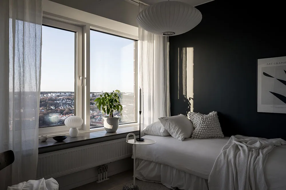 Nowoczesny skandynawski interior w odcieniach szarości w wysokim budynku w Gotenburze - Gallery image 23