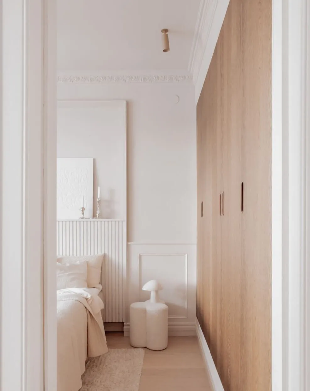 Apartamento pequeño pero elegante y lujoso en tonos lecheros en Estocolmo (47 m²) - Gallery image 14