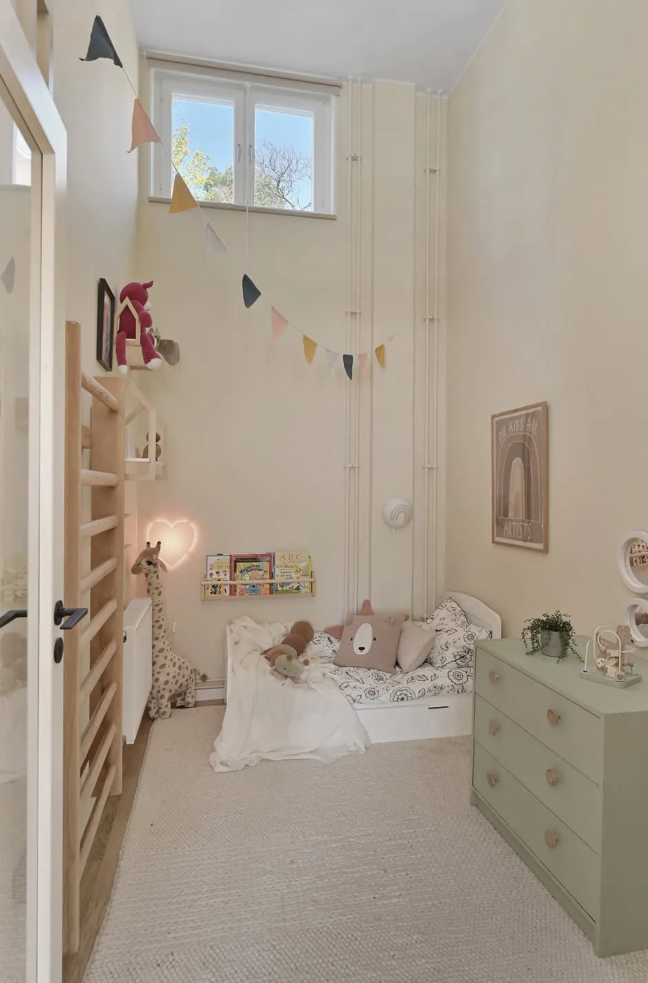 Яркий и тёплый интерьер небольшой квартиры на первом этаже в Стокгольме (34 кв. м) - Gallery image 13