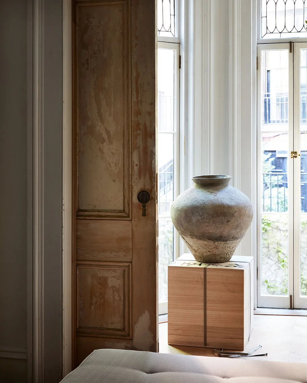 Elegante e inspirador diseño moderno de interiores en Nueva York de Beni Rugs - Gallery image 3