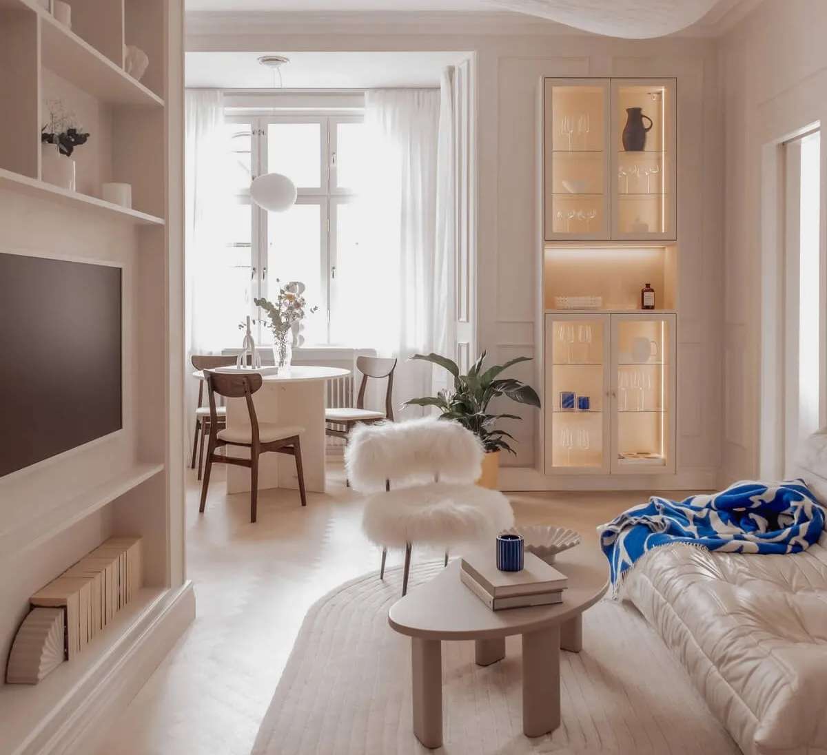 Apartamento pequeño pero elegante y lujoso en tonos lecheros en Estocolmo (47 m²) - Gallery image 0