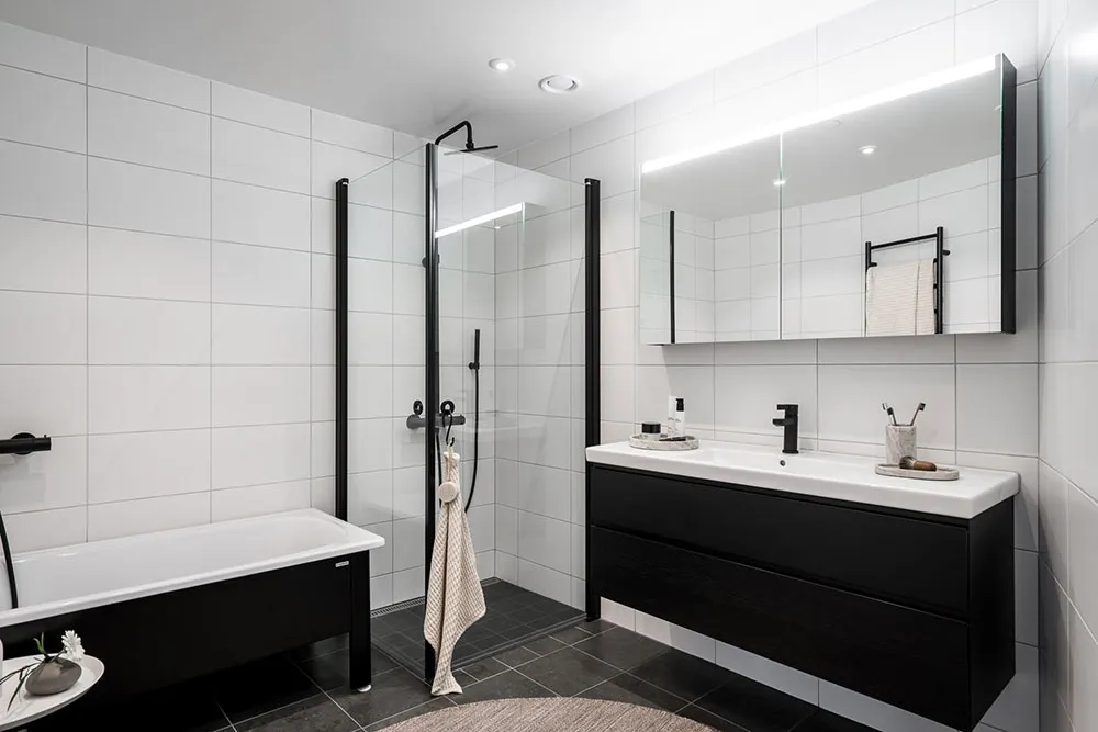 Nowoczesny skandynawski interior w odcieniach szarości w wysokim budynku w Gotenburze - Gallery image 20