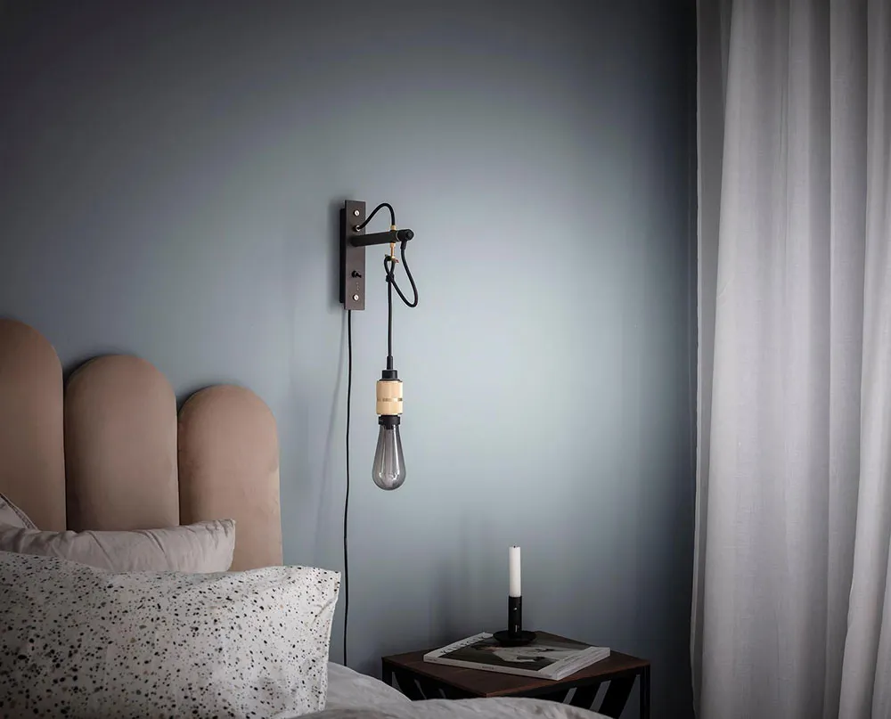 Intérieur scandinave blanc avec salle à manger passagère et chambre bleue (73 m²) - Gallery image 29