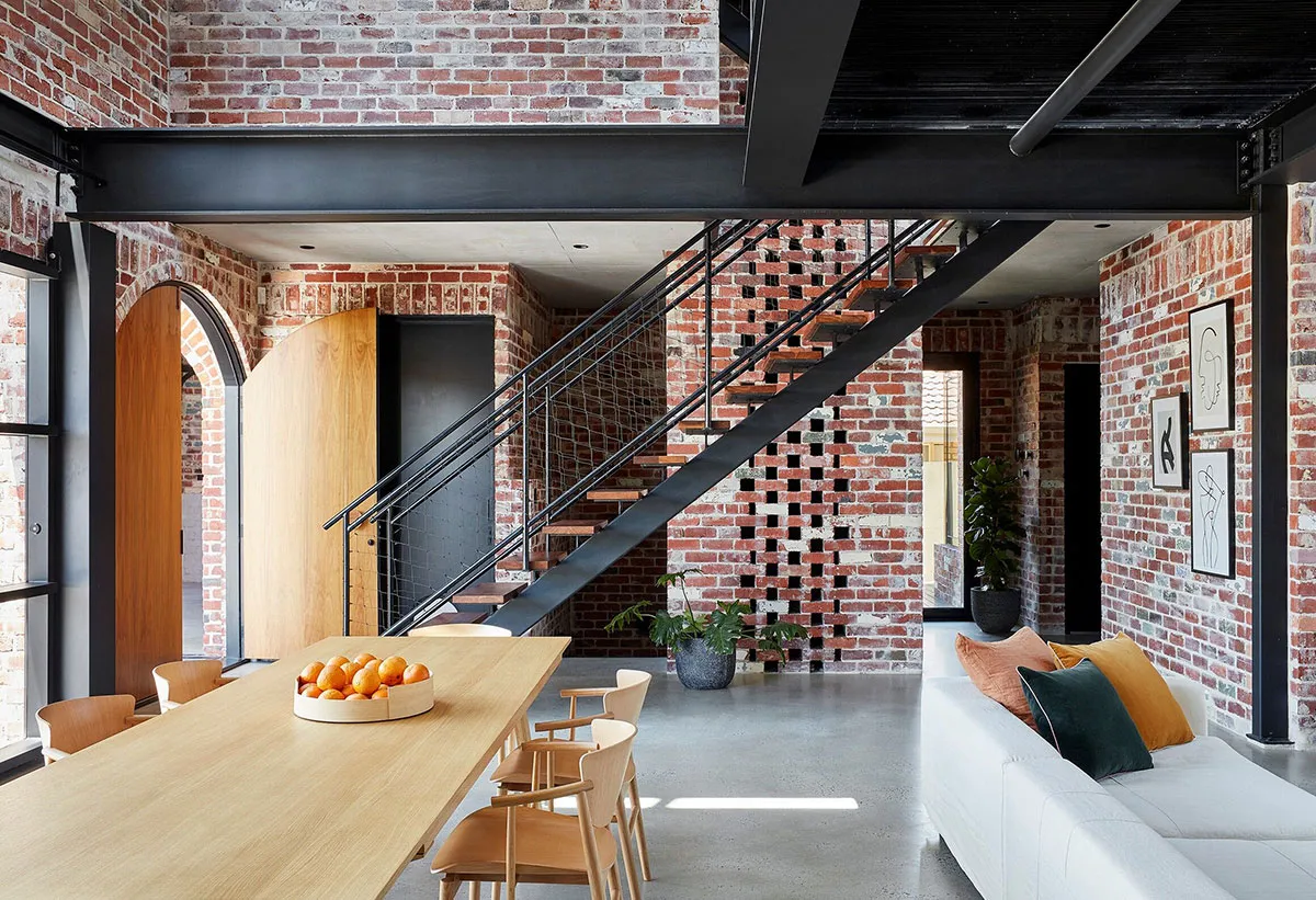 Beauté du briques rouges et design élégant : maison dans le style industriel à Perth (Australie) - Gallery image 4