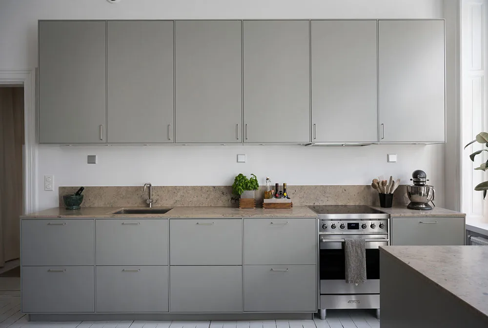 Sala oliva y tablas de surf: apartamento espacioso en Estocolmo - Gallery image 9