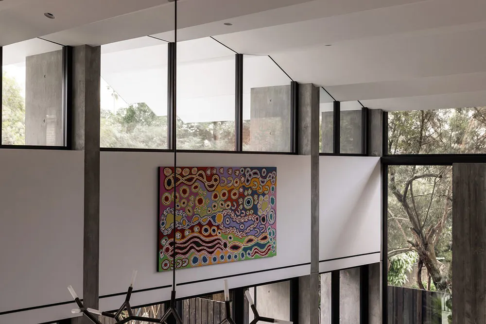 Дом с необычной крышей и эффектной черной кухней в Сиднее - Gallery image 16