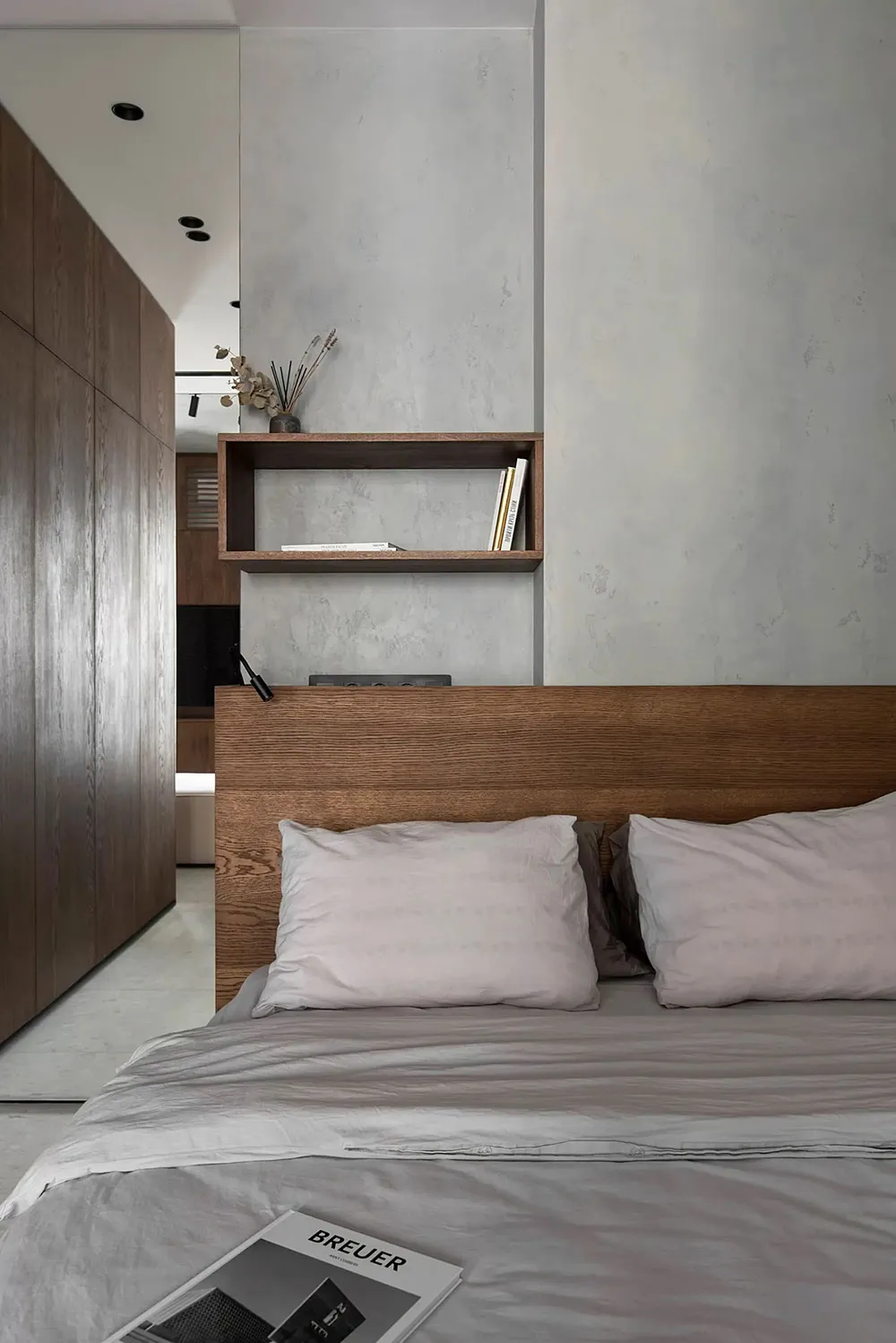 Minimalistische Wohnung in Kiew mit Schlafzimmer hinter Glas (46 qm) - Gallery image 9