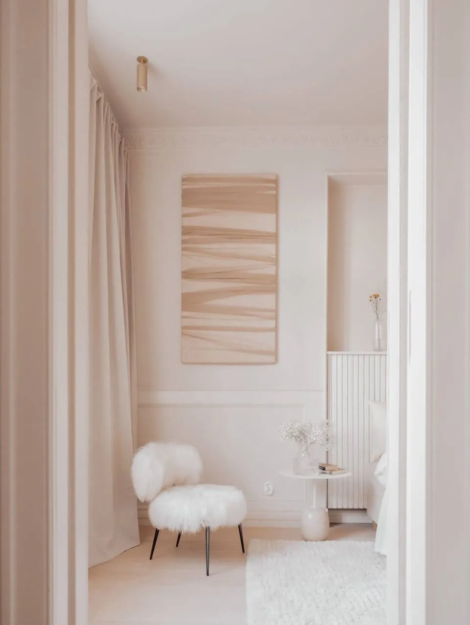 Apartamento pequeño pero elegante y lujoso en tonos lecheros en Estocolmo (47 m²) - Gallery image 11