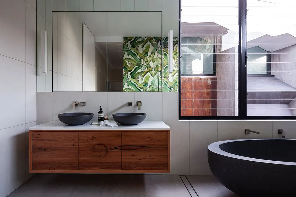 Дом с необычной крышей и эффектной черной кухней в Сиднее - Gallery image 14