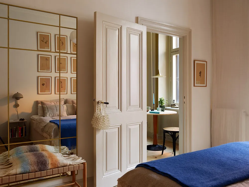 温かみのある砂色の調子と興味深いディテール:ストックホルムにあるアパートメント - Gallery image 31