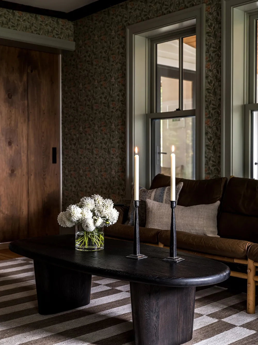 Американський дачний будинок із традиційними та сучасними елементами декору - Gallery image 4