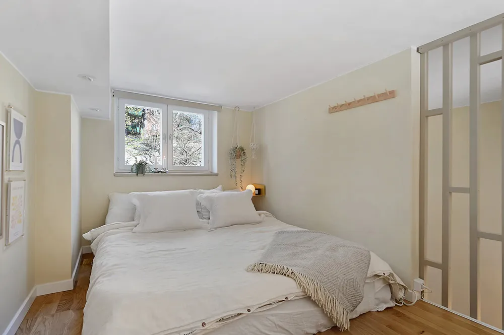 Яркий и тёплый интерьер небольшой квартиры на первом этаже в Стокгольме (34 кв. м) - Gallery image 15