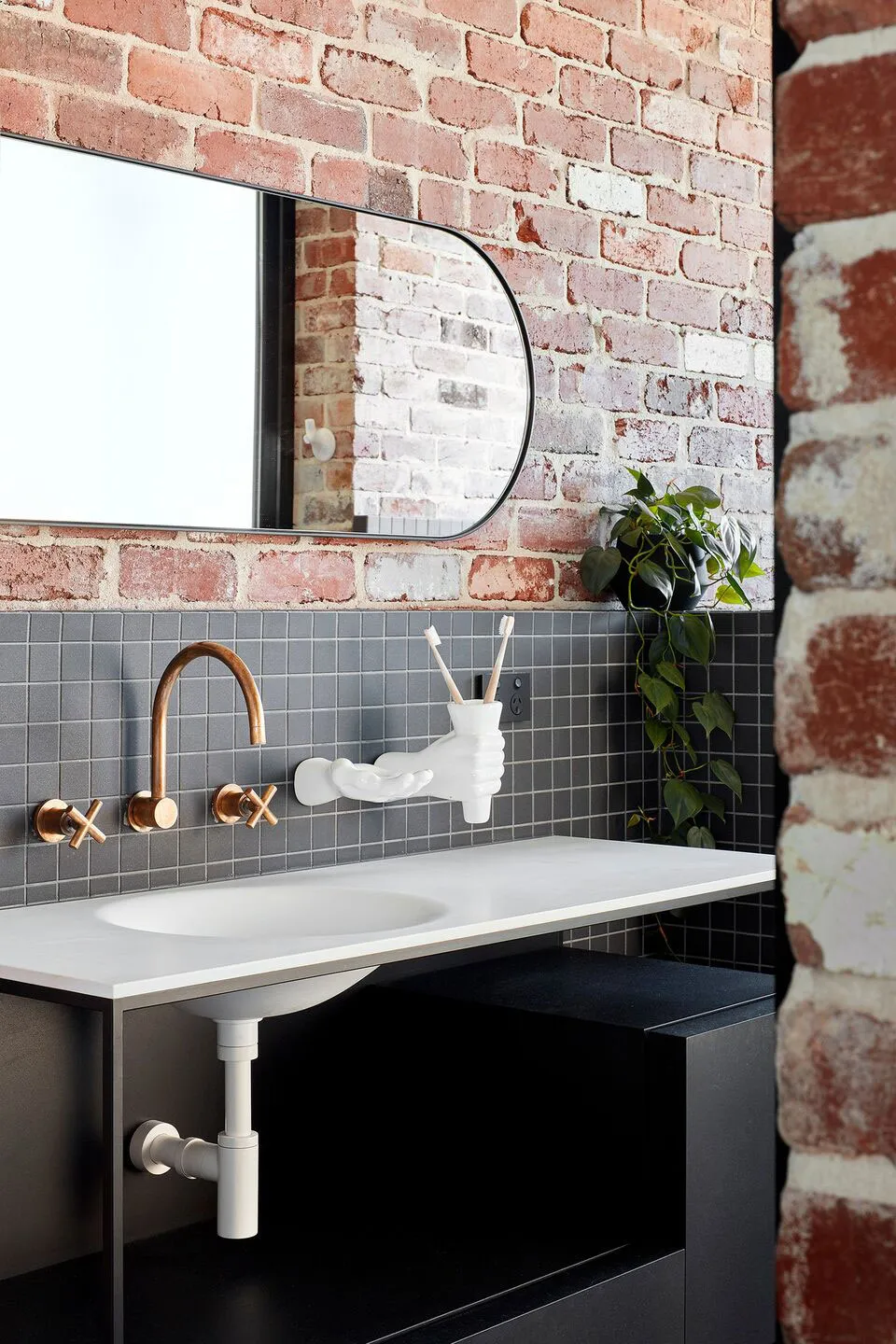 Beauté du briques rouges et design élégant : maison dans le style industriel à Perth (Australie) - Gallery image 11