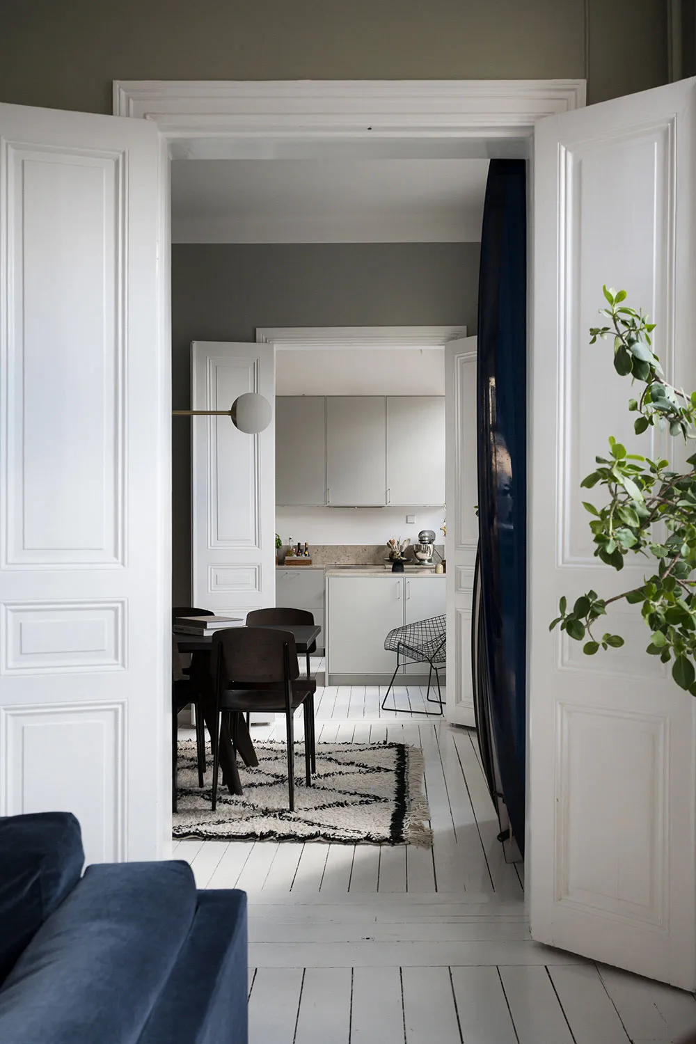 Sala oliva y tablas de surf: apartamento espacioso en Estocolmo - Gallery image 5