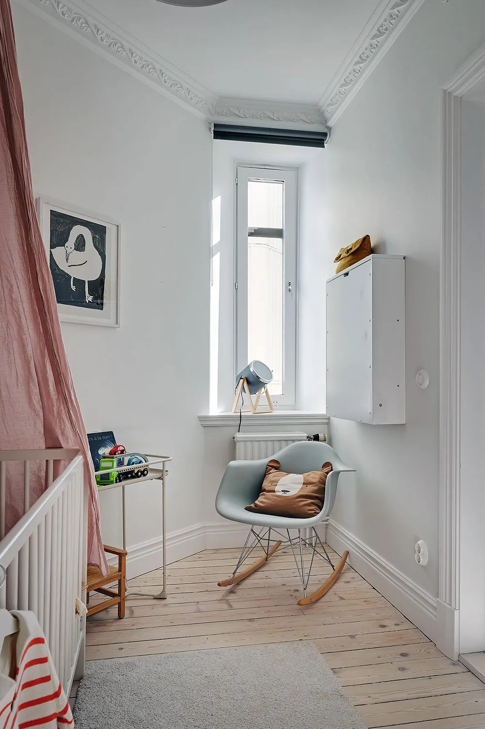 Beige and Brown Accents in Scandinavian Apartment Design - Gallery image 24