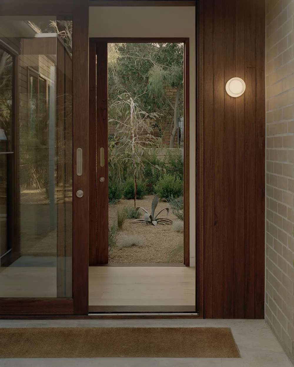 Uroczy i nowoczesny интерьер w Australii wдоśnięty o japońskim stylu - Gallery image 13