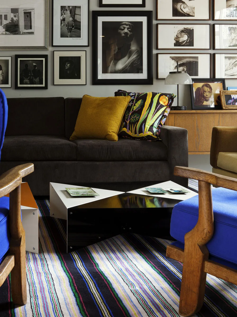 Maison de Los Angeles aux riches motifs et grande bibliothèque - Gallery image 2