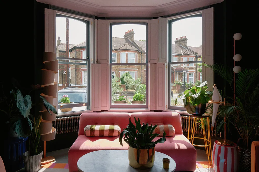 Exceso de colores atrevidos en el diseño de una casa victoriana en Londres - Gallery image 4