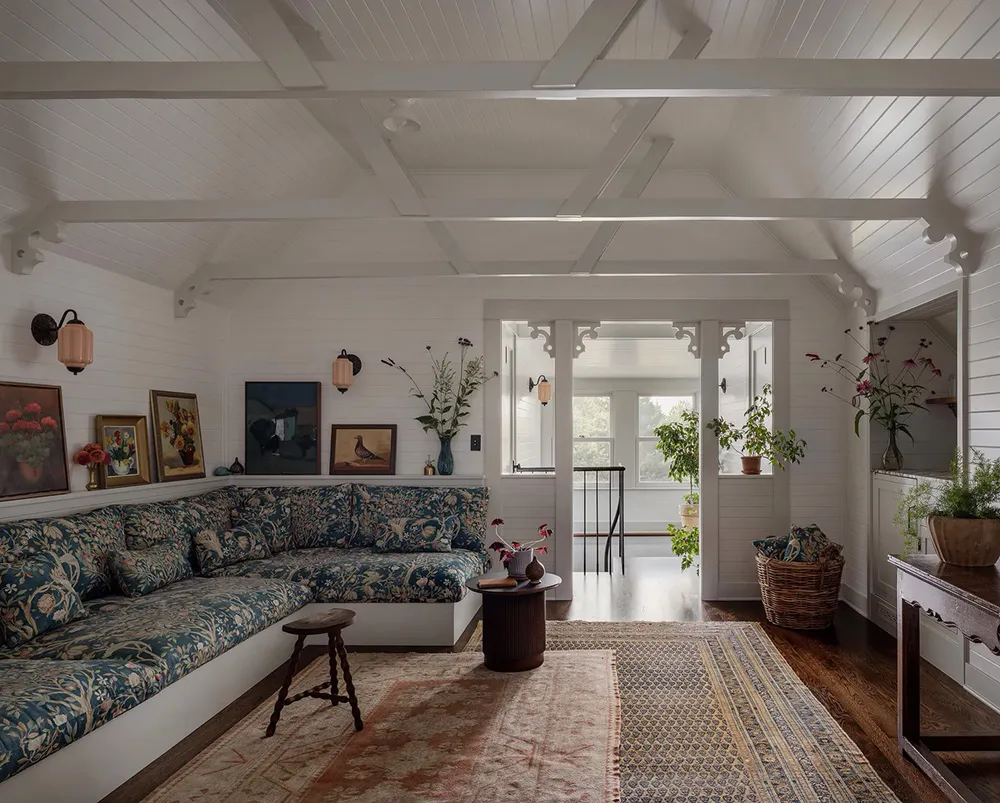 Нежные оттенки зелёного и серого в дизайне красивого дома в Портленде - Gallery image 12