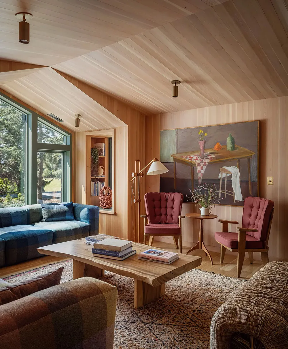 Красивые принты и краски в дизайне деревянного дома у озера - Gallery image 1