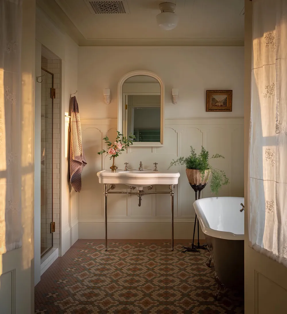 Нежные оттенки зелёного и серого в дизайне красивого дома в Портленде - Gallery image 11