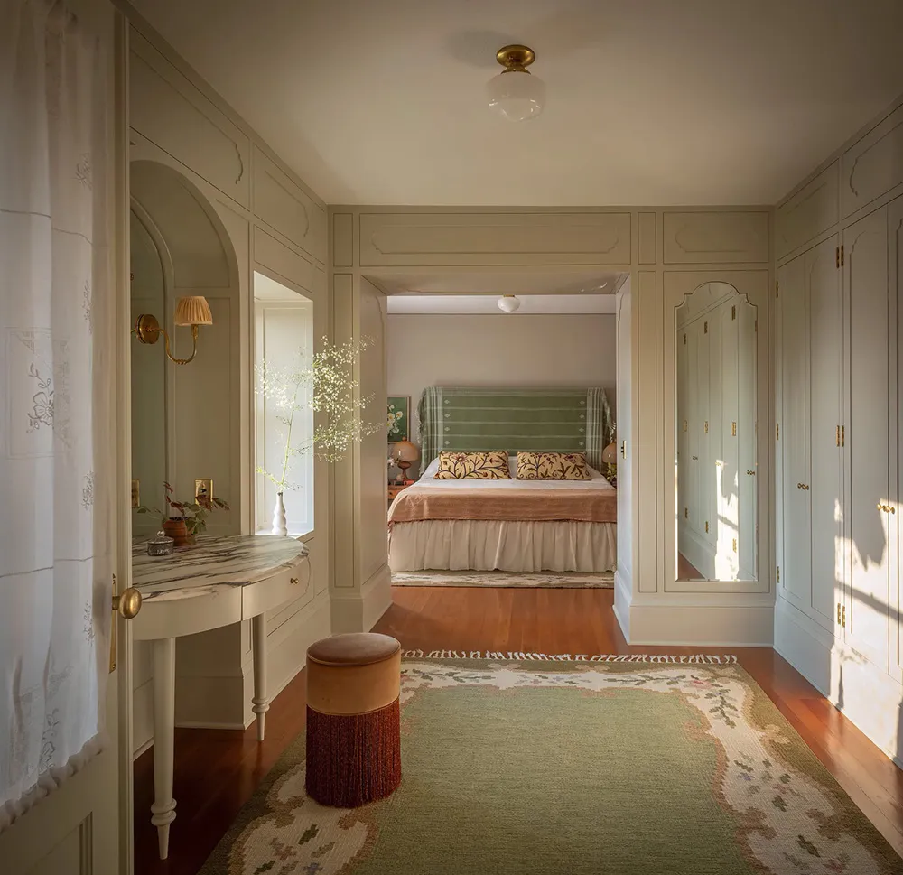 Нежные оттенки зелёного и серого в дизайне красивого дома в Портленде - Gallery image 9