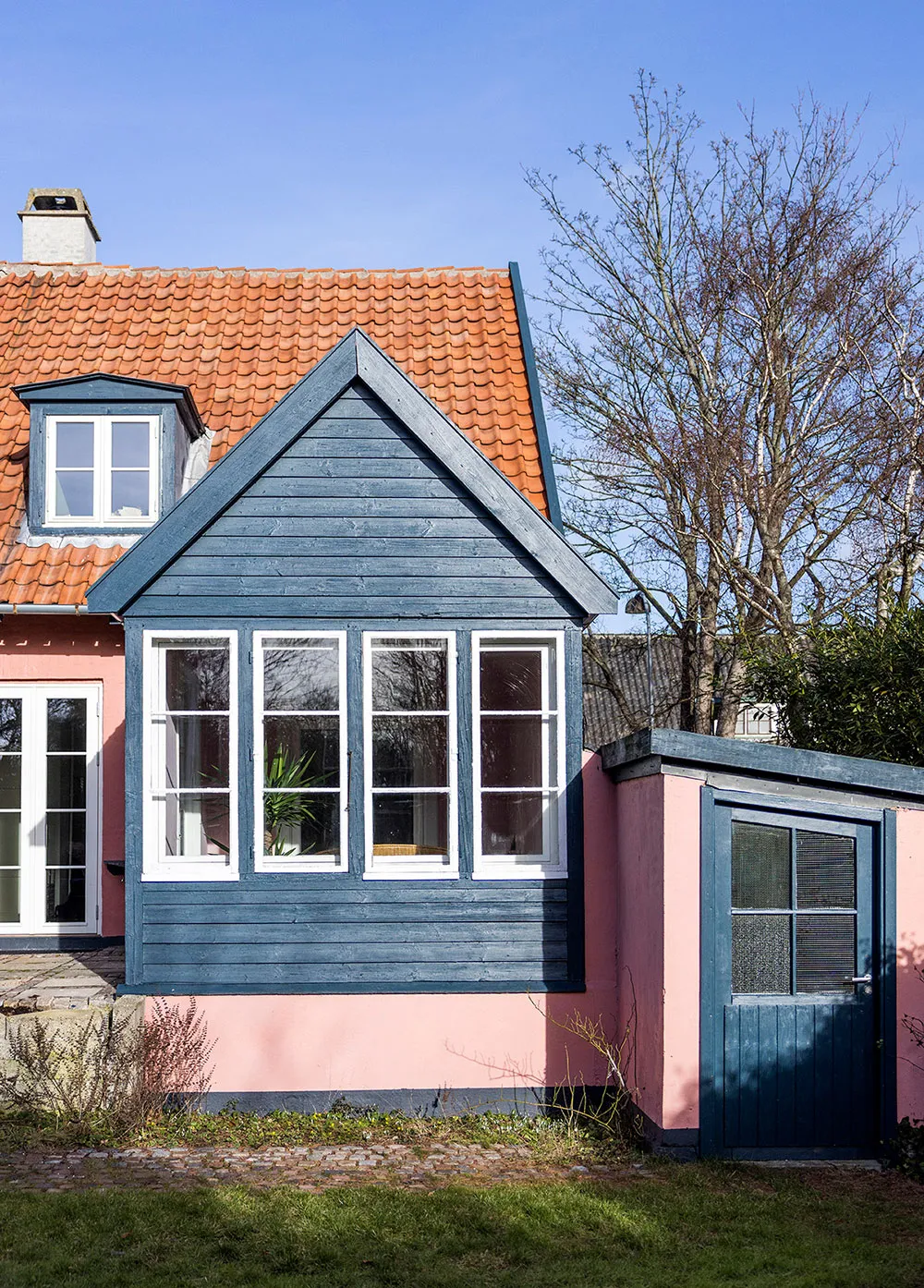 Buntes Innen und Außen: Landhaus in Dänemark - Gallery image 1