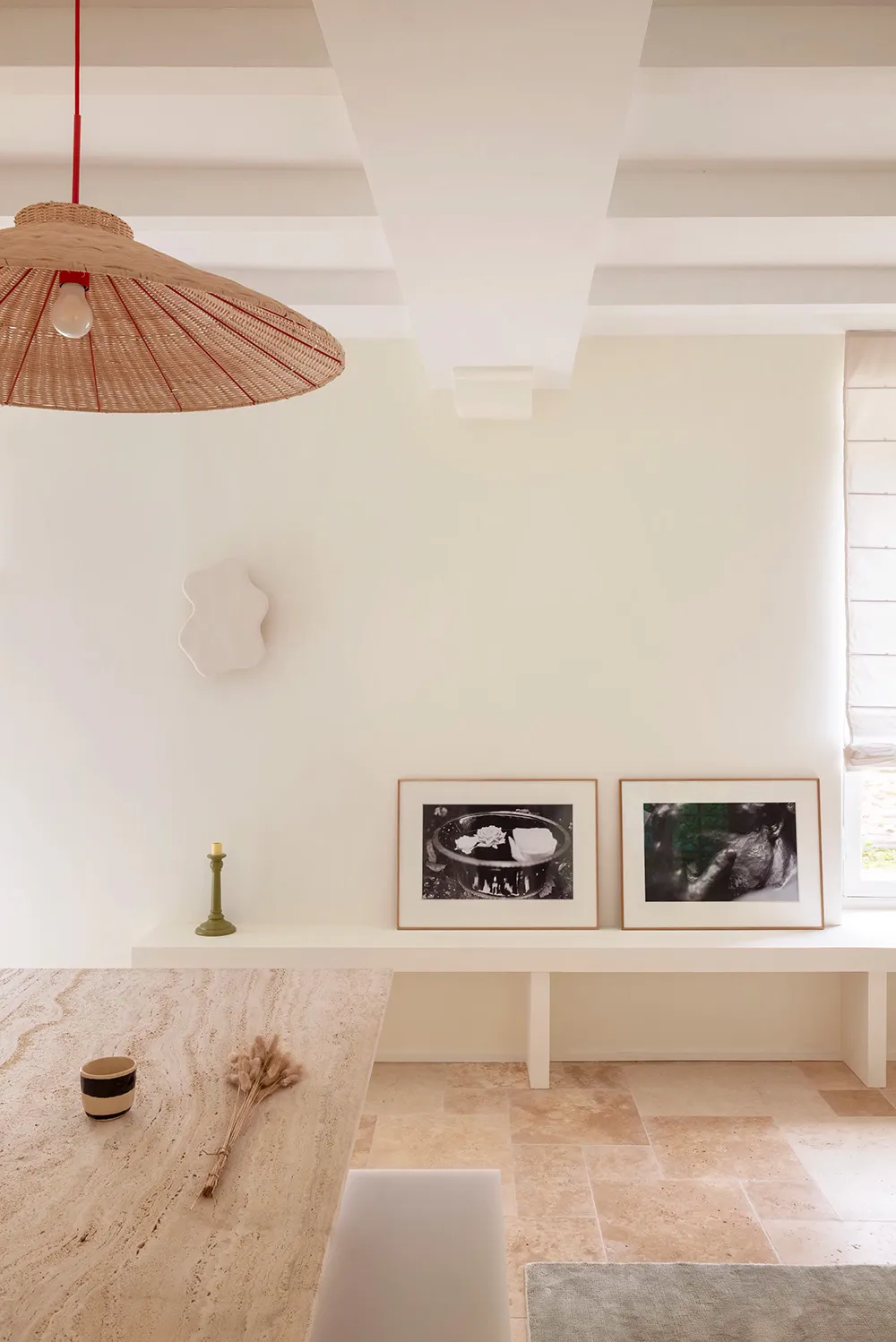 Світлий середземноморський інтер'єр у Франції з ніжними деталями - Gallery image 4