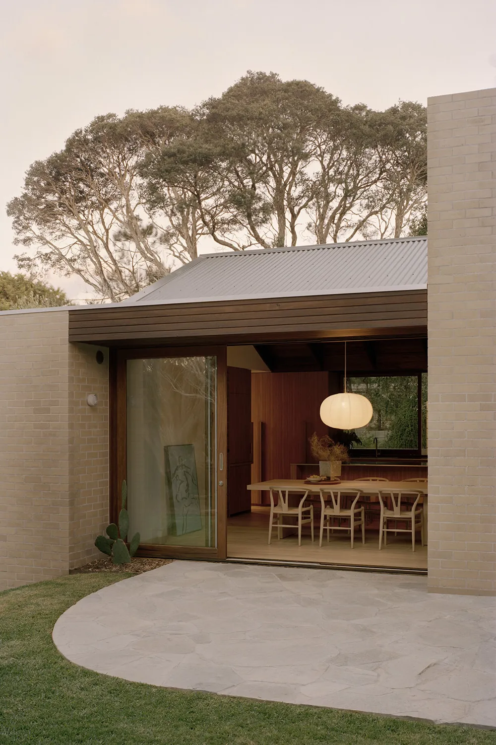 Uroczy i nowoczesny интерьер w Australii wдоśnięty o japońskim stylu - Gallery image 1